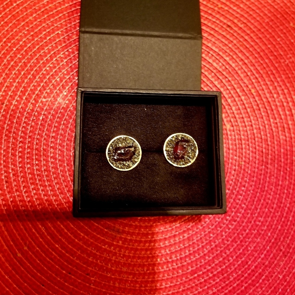 Custom cuff link